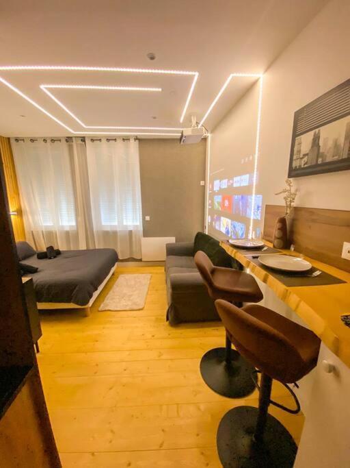 Le Pluvier D'Argent*Home Cinema Abbeville Eksteriør billede